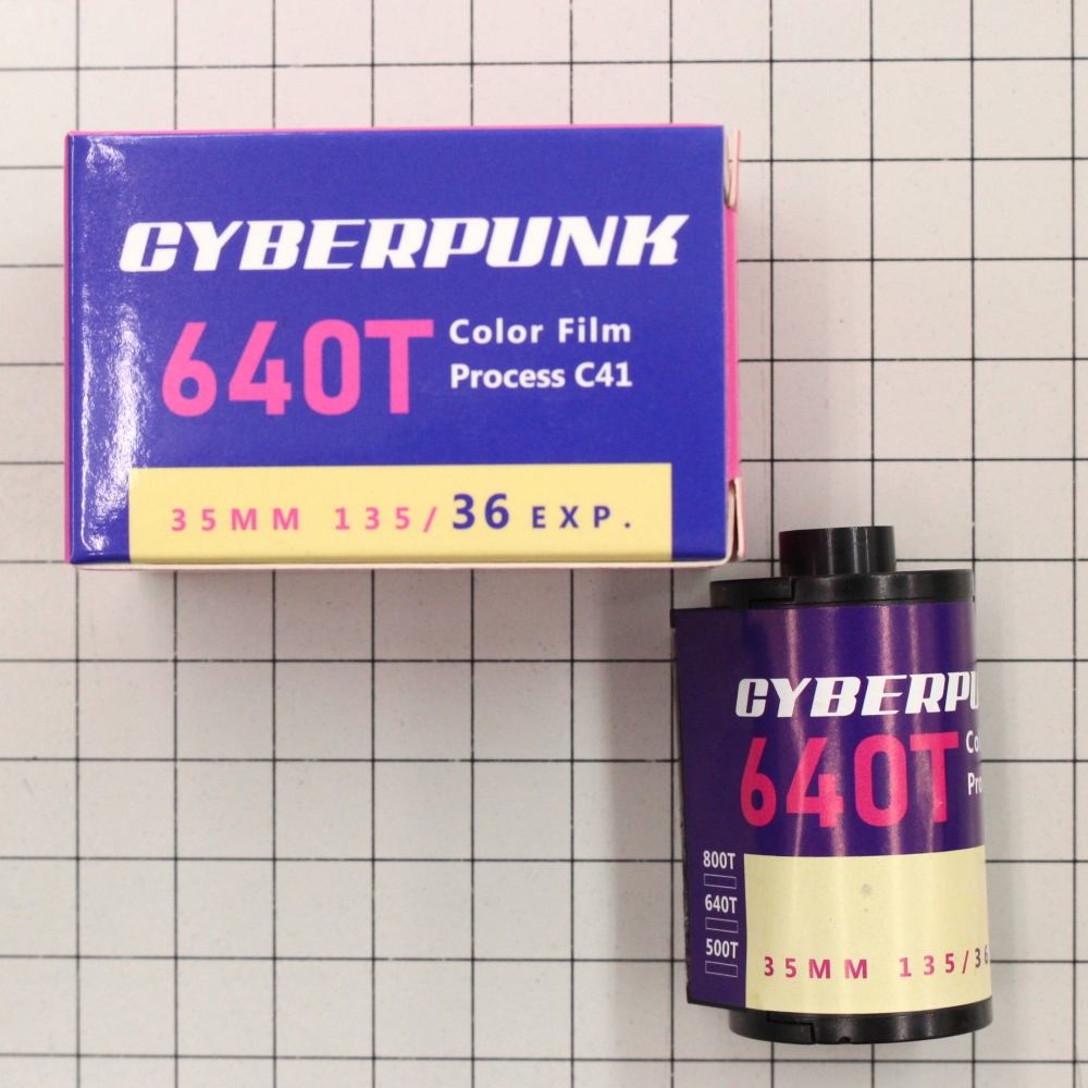 champcamera's tweet photo. #CYBERPUNK640T☆ by #みすずが丘 店(#あざみ野)

名前からはどれだけぶっ飛んでいるのか心配になりますが、自然な色味と人物は温かみのある肌色の映画用フィルムから作られた #カラーネガフィルム CYBERPUNK640Tです(ﾟ∀ﾟ)/

#ISO640 #江田 #市ヶ尾 #田園都市線
https://t.co/XbbKbV88Om https://t.co/zNeIsJNyzj