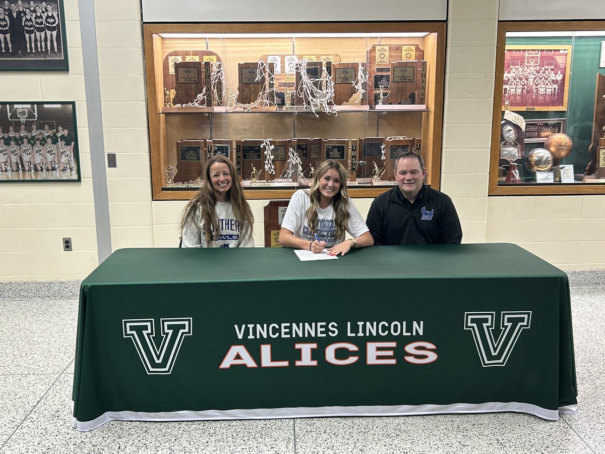 Congrats to Ari Gerkin on signing with Southern Connecticut State University Women’s Basketball!!