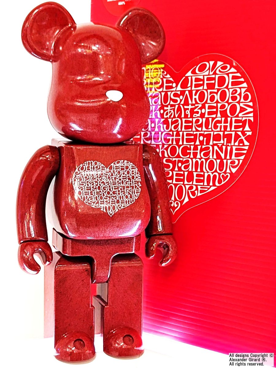 【Today's SOLAMACHI】 サスティナブルなバイオマスプラスティックを使用した日本生産「.jp BE@RBRICK!!」その第一弾'jp BE@RBRICK Alexander Girard International Love Heart 400％'はAlexander Girardをフィーチャーしています。 #medicomtoy #メディコムトイ #bearbrick #ベアブリック