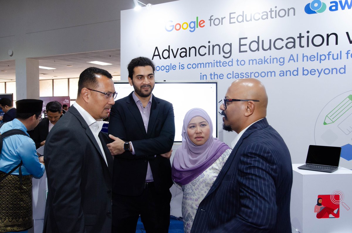 Awantec & Google: Shaping Malaysia's Future with AI at the #MalaysiaAINexus!
We're excited to have joined this historic event launching Malaysia's journey into AI!

#Awantec #GoogleAI #Education #AIforGood #Gemini