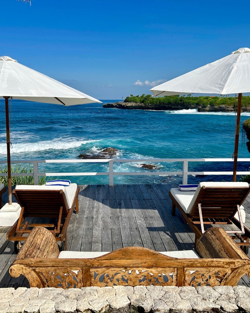 Monday blues ain’t so bad when you’re living it up on Lembongan 🌊

#bali #nusalembongan #islandlife #balivilla #travelinspiration #darlingescapes #bbctravel #ministryofvillas instagr.am/p/C65B_pioKp1/