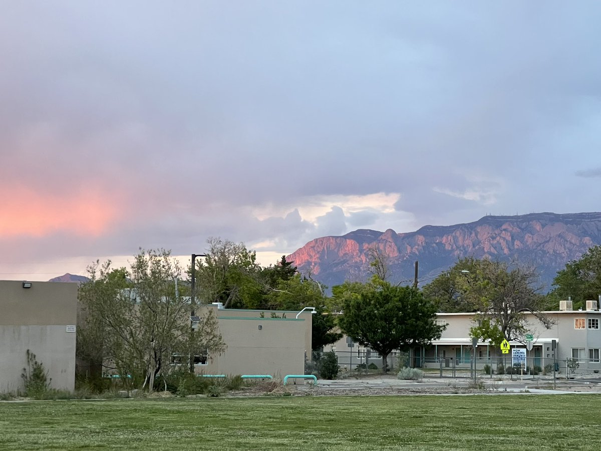 Another amazing #sunset #NewMexico 🌅 
@koat7news 

koat.com/weather

#ABQ #Sunday #NMwx