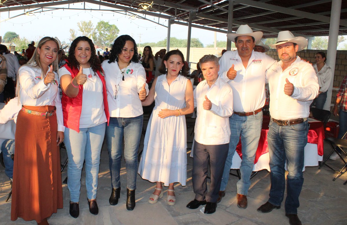 En #PedroEscobedo, #Querétaro, nuestra líder @LetyBarreraM participó en el Foro Agropecuario en el que explicó las propuestas de @XochitlGalvez. Los programas de apoyo que el gobierno desapareció, regresarán, por eso tenemos que votar por @PRI_Nacional y #XochitlGalvezPresidenta