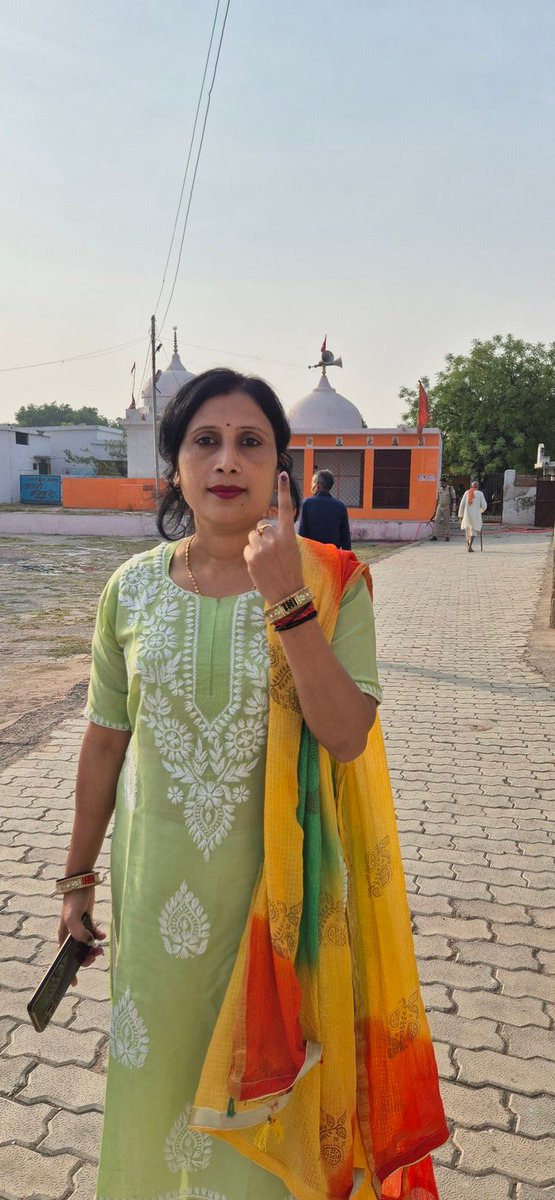 bjpKanpurGramin's tweet image. पहला वोट प्रभू श्री राम के लिए राष्ट्रवाद के नाम 
 #जयभोले
#VoteForModiji