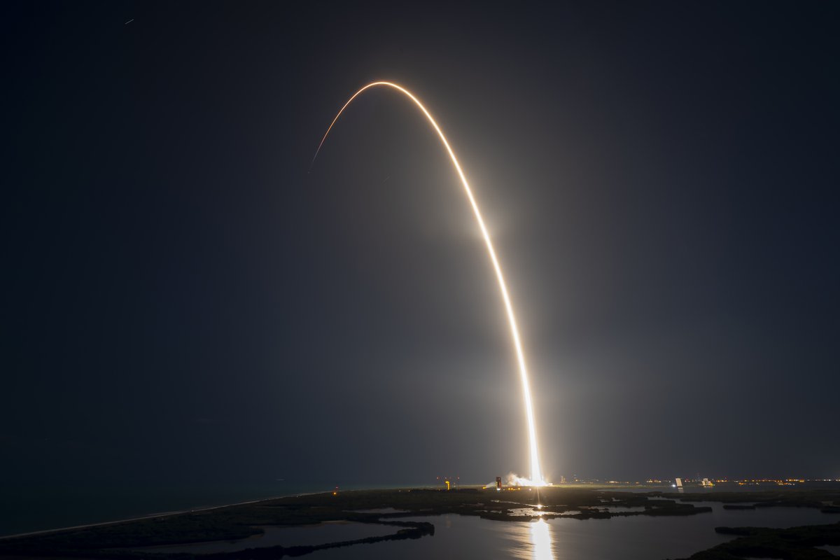 SpaceX's tweet photo. Falcon 9 launches 23 @Starlink satellites to low-Earth orbit from Florida https://t.co/rNvtq9idUY