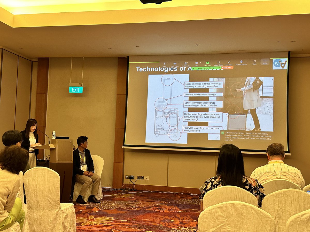 makoto_ueki's tweet image. 今日明日の2日間、シンガポール🇸🇬のセントーサ島で開催されている「Web for All conference」に参加しています。

今回、学生がアイデアを発表するコーナーの共同ホストを務めています。

今年のテーマは「AI for Accessibility」、基調講演は浅川智恵子さん！
#w4a2024
w4a.info/2024/program/