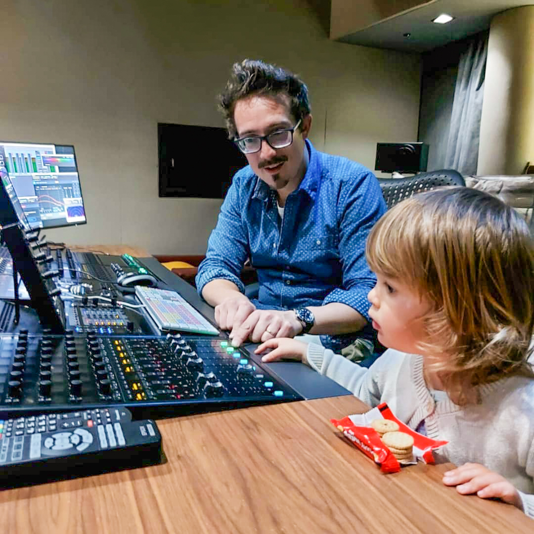 😍 Like father, like daughter!
📷 instagr.am/general.waverly
▶️ avid.com/s6

#avid #daughter #mixing #avids6 #postproduction #father #protools