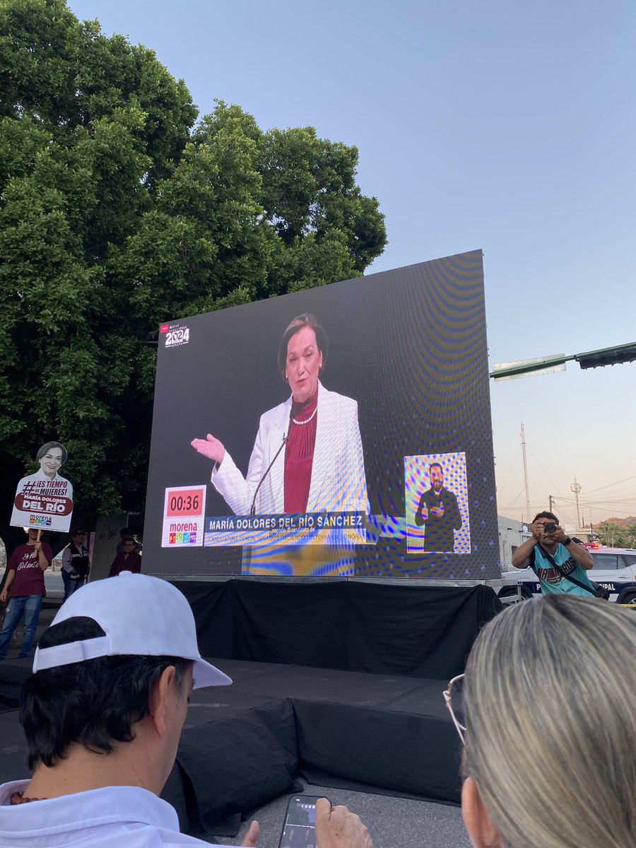 Apoyando a nuestra Próxima Alcaldesa <a href="/MaDoloresRio/">María Dolores Del Río</a> en su debate de presidencia municipal. 👏🏽👏🏽👏🏽