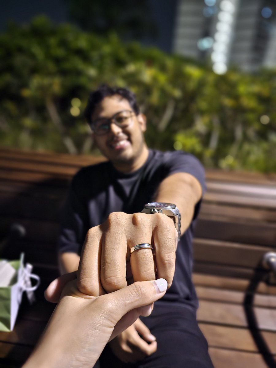 amirulze's tweet photo. I got engaged. https://t.co/mCWlWDdpCR