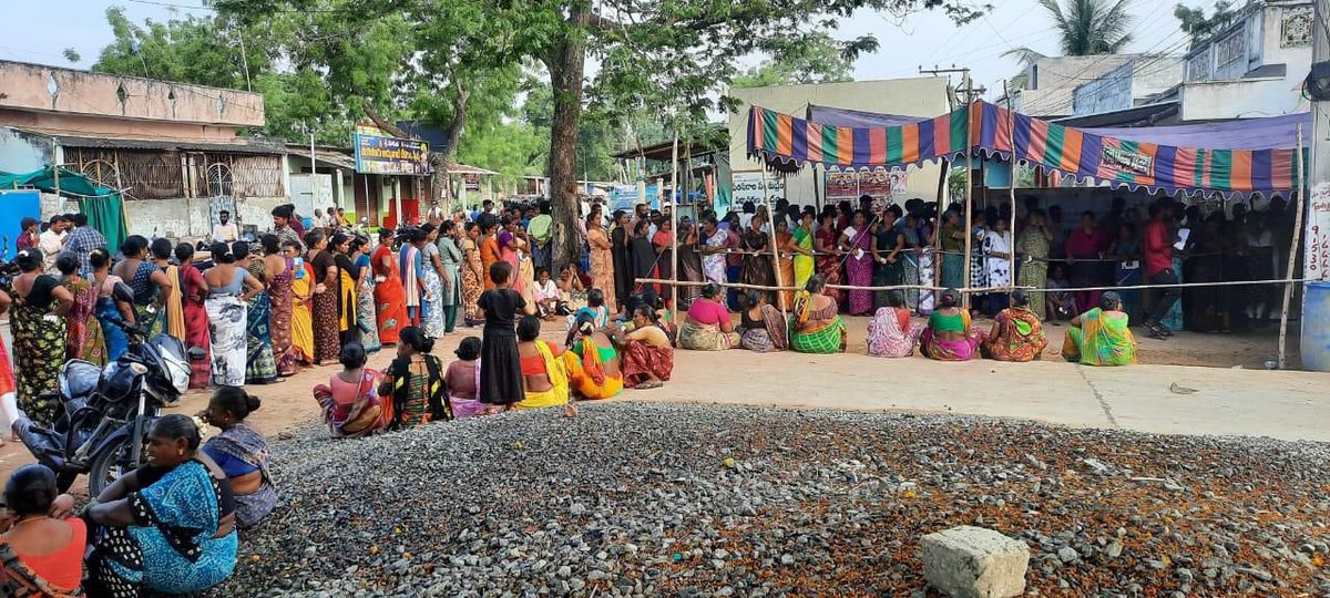 Andhra Pradesh Polls Update 🗳️

- Women throng to polling booths 
- ⁠From Vizag to Chittoor, women set the trend 
- ⁠Sources: YSRCP takes early lead 
- ⁠Women, elderly openly bat for CM Jagan 
- ⁠Beeline of voters to re-elect Jagananna! ✅

#YSRCPWinning 
#VoteForFan