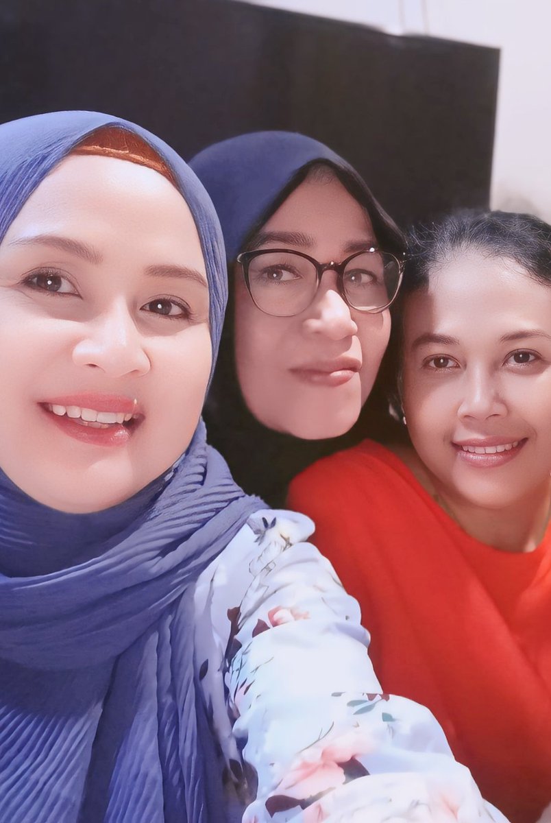 CebyReborn's tweet photo. MET pagi penghuni semesta..
Hari Senin nih..
Wayahe move mengais rejeki..
Jang kalah sama Mak Mak ya..
Semangat sll๐ช๐ช
Salam #setulegi https://t.co/7XhX5YWlaY