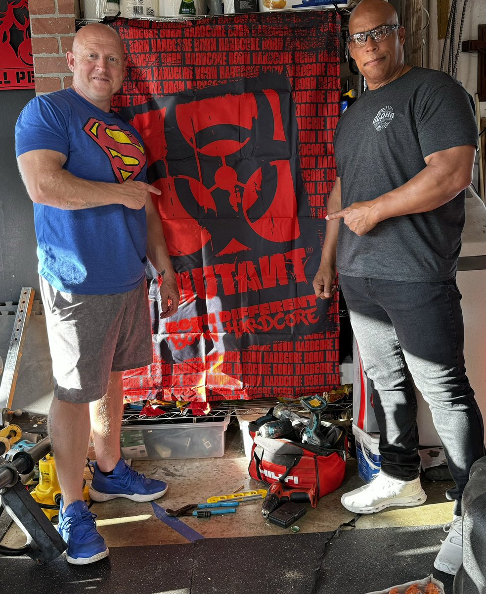 sugarshawnray's tweet image. @MUTANTNATION 
Another loyal MUTANT flying the Flag at his home gym! 
My buddy, Brian Bullman and I met in 2001 when I guest posed at his dads show close to last time I ever posed on stage in Limerick, Ireland 🇮🇪 
23 years later we still Dem Boyz☣️ 
#MutantNation @BrianBullman