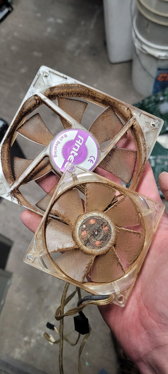 I feel like the 90's are what inspired Noctua to choose brown for their fans. Thankfully they didn't replicate the smell. 😅