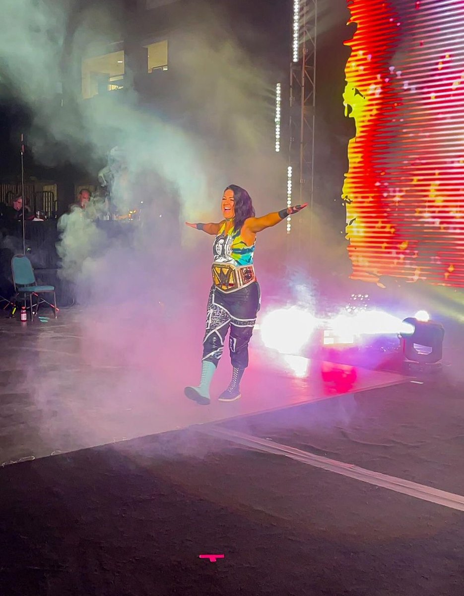 Bayley during her entrance at #WWEMacon 
📸: - ECBITW (IG)
