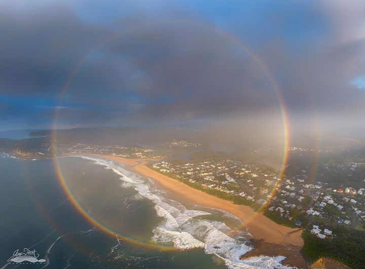 I circular rainbow above Avoca.

All rainbows are circular - in truth.