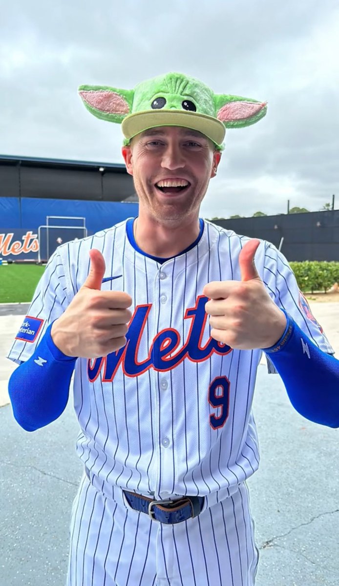 schaefield's tweet image. he’s just a guy with no thoughts 🩵