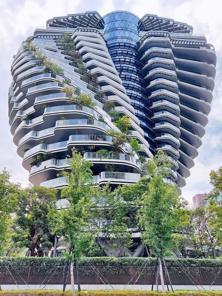 Tao Zhu Yin Yuan Tower, sustainable residential tower in the shape of a double-helix in Taipei, Taiwan. 🇹🇼