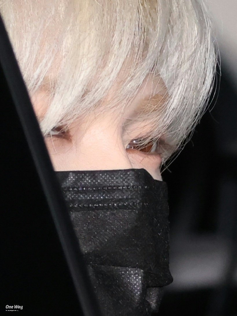 yeosang's stunning, slightly lighter brown eyes, a thread:

#yeosang #여상
