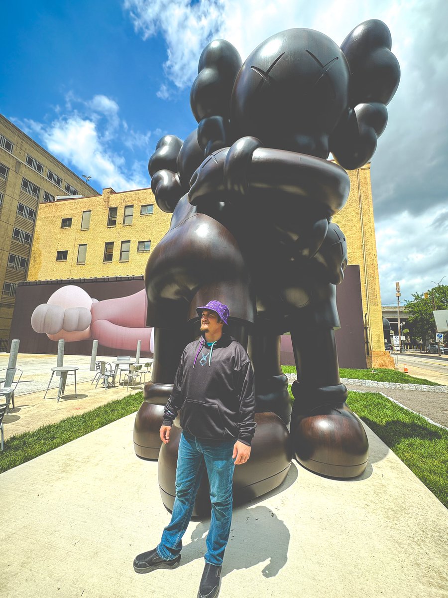 AmbientPgh's tweet image. Featuring KAWS and our new bucket hats! Along with our hoodie and long sleeve. Found on ambientalchemists.com - Thank you for your support ✨🖤🧪 #ambientalchemists #pittsburgh #kaws Follow @stachepockets for more pockets.