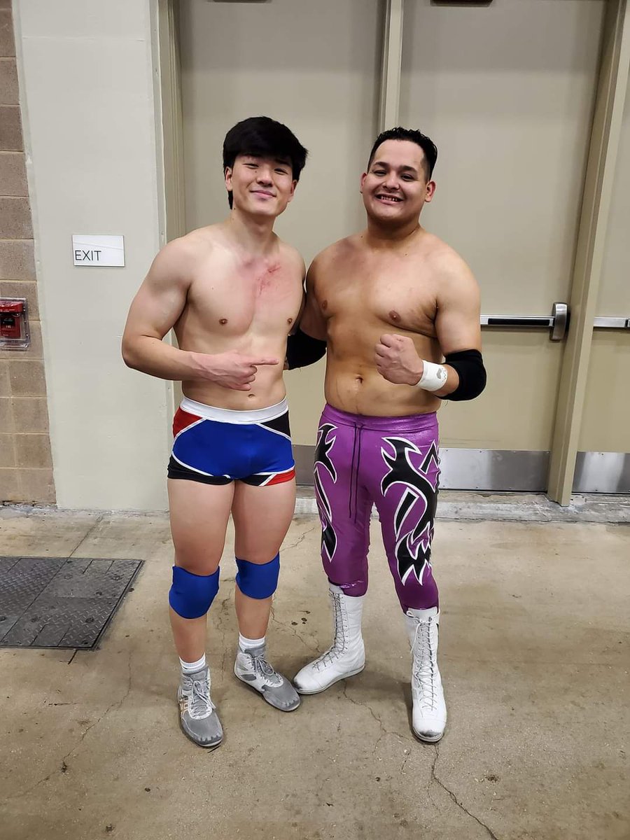 Was an honor wrestling 2nd generation wrestler Jesse Funaki in his debut at NostalgiaCon this morning! 

Fun fact : his dad and @WWE legend @shofufu824 had his WWE debut match 25 years ago today! 

What a full circle moment INDEED! 👊🏼🖤🥀

Thank you coach!

@Hybridsow