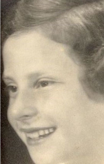 13 May 1928 | A German Jewish girl, Ruth Albersheim, was born in Bielefeld. She lived in Amsterdam. In November 1943 she was deported to #Auschwitz and murdered in a gas chamber.