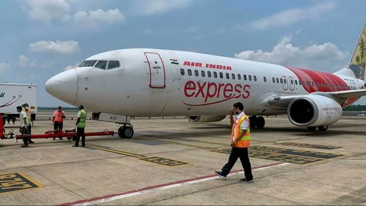 Air India Express crew resumes duty after mass sick leave; service expected to return to normal by Tuesday. #feedmile #MassSickLeave #passengers #AirIndiExpress #flights #airlines