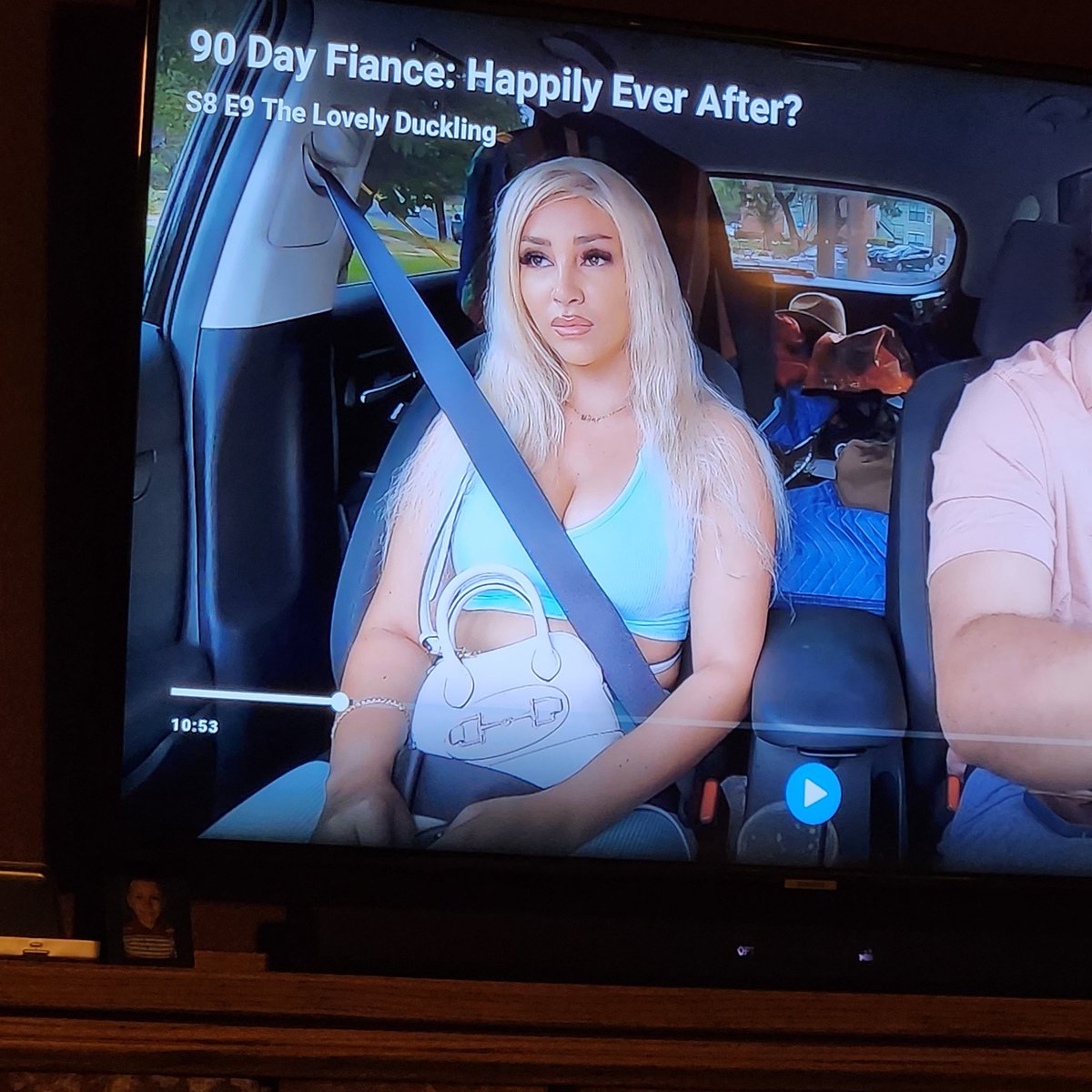Sophie's purse is also buckled up and safe! 😂 #90DayFiance @90DayFiance