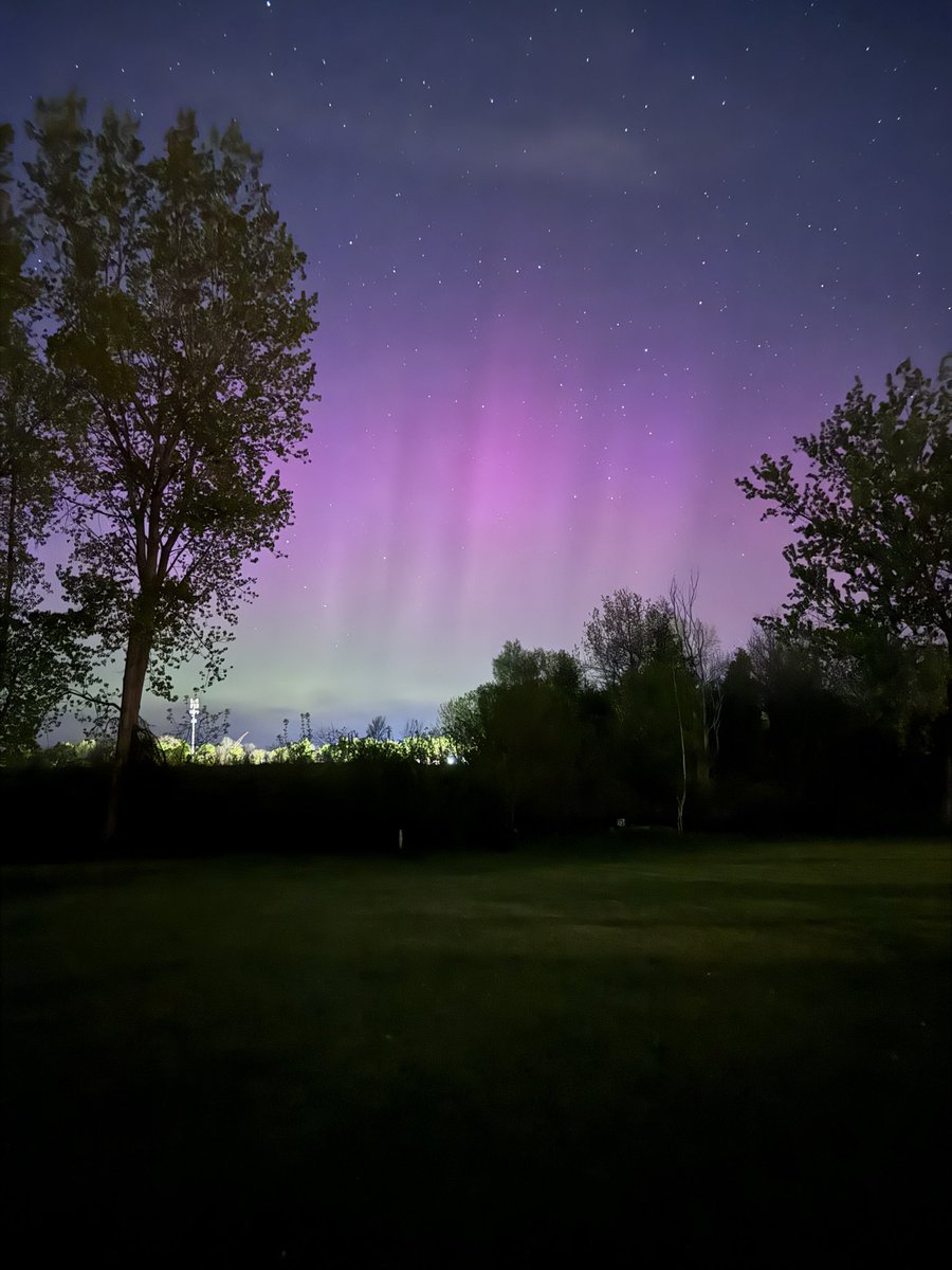 emjgoldsmith's tweet photo. Aurora sighting in Webster! https://t.co/K92ZctVHm4