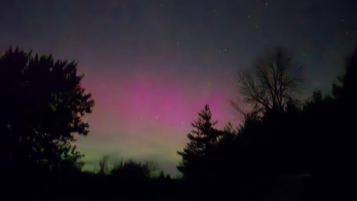 Hearing some reports that the northern lights are visible right now is parts of Southern Ontario. This is what it looks like in Prince Edward County tonight. Photo courtesy of Judy. Are you able to see it? - Brennen
