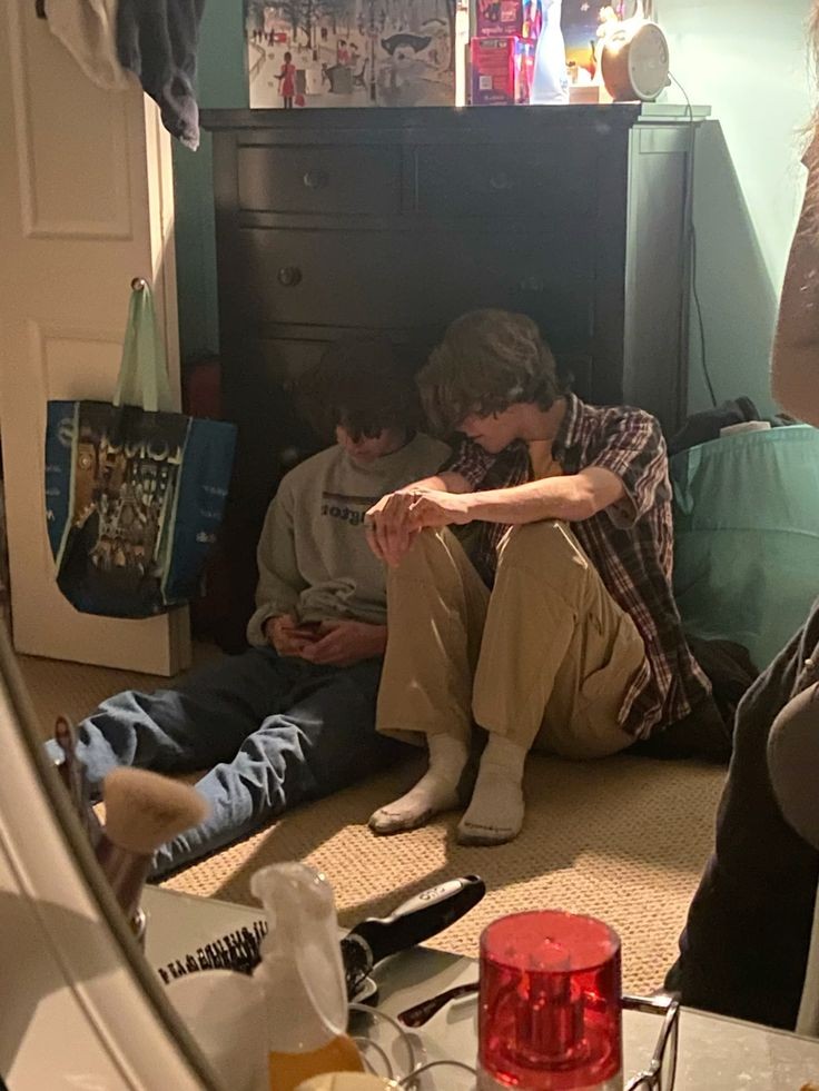 Jcksongirlie's tweet photo. AU SOLANGELO

dónde Nico vuelve a su pueblo después de un año en Italia y oye que su ex del que todavía está enamorado tiene una nueva novia 
                O
dónde Will trata de volver a tener la atención de su ex pidiéndole a su mejor amiga que finja ser su nueva pareja https://t.co/yhdhwQB69l