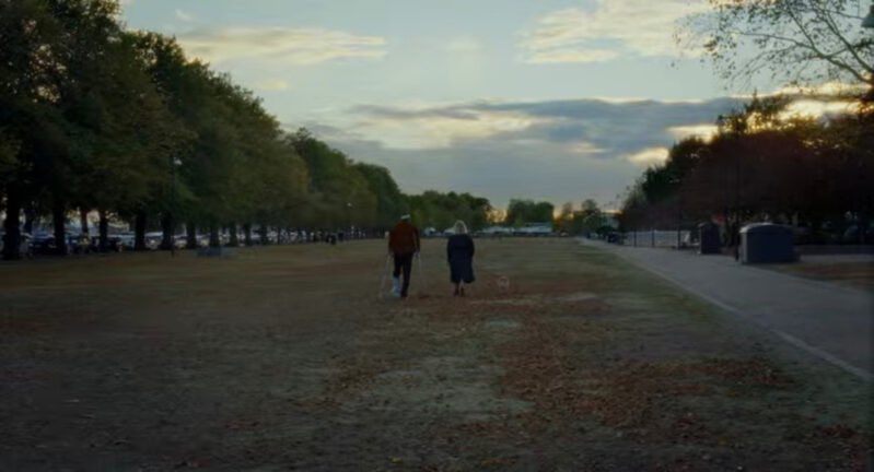 Días Perfectos (Wenders 2023) y Hojas de Otoño (Kaurismaki 2023). Dos pelas conmovedoras que, desde la experiencia de la clase trabajadora, ven la esperanza, la soledad, la angustia y los afectos. Sin regodearse, romantizar ni omitir la miseria. Me gustaron mucho.