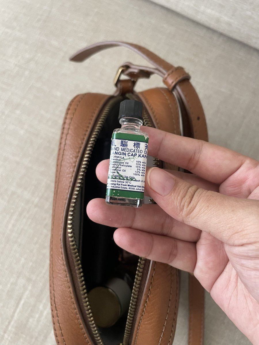 nvrinadriana's tweet photo. 1 thing i can’t live without, setiap kali keluar rumah mesti bawak. What about you? https://t.co/ShF1kKS0dE