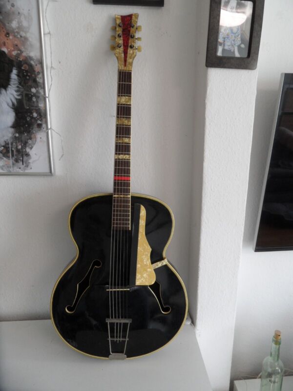 Alte Jazzgitarre made in Germany 60 er Jahre

Ends Mon 13th May @ 4:58pm

ebay.co.uk/itm/Alte-Jazzg…

#ad #acousticguitars #guitars #guitarporn #guitarsdaily