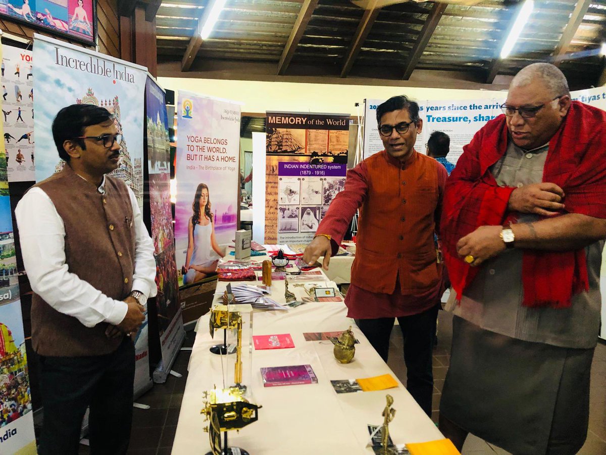 Delighted to have H.E @PresidentFiji Ratu Wiliame Katonivere visit our stalls in Girmit Commemoration Exhibition today. Showed keen interest in exhibits, from Heritage & Handicraft items to iconic Mars Orbiter Mission model 🚀 @isro 🙏🏼 H.E Ministers @FijiGovernment & dignitaries.