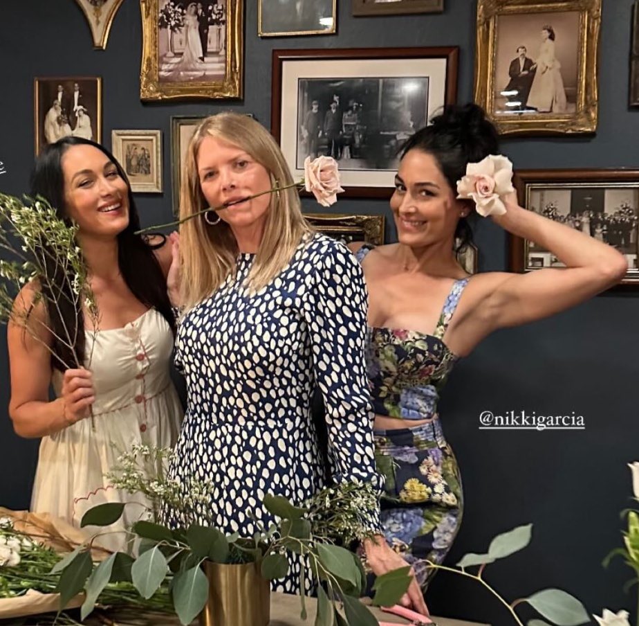 BriannaMGColace's tweet photo. Happy Mother’s Day to my absolute two favorite women who are the best mothers in the whole entire world! You are both so unbelievably incredible that I still learn so much from you both specially how to be an amazing mother. I love you both so much 💕 https://t.co/N4DXSaIfji