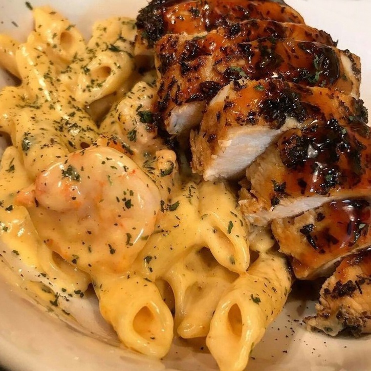 Grilled Chicken with Shrimp 🍤 Mac and Cheese 🧀 homecookingvsfastfood.com 
#homecooking #food #recipes #foodpic #foodie #foodlover #cooking #hungry #goodfood #foodpoll #yummy #homecookingvsfastfood #food #fastfood #foodie #yum
