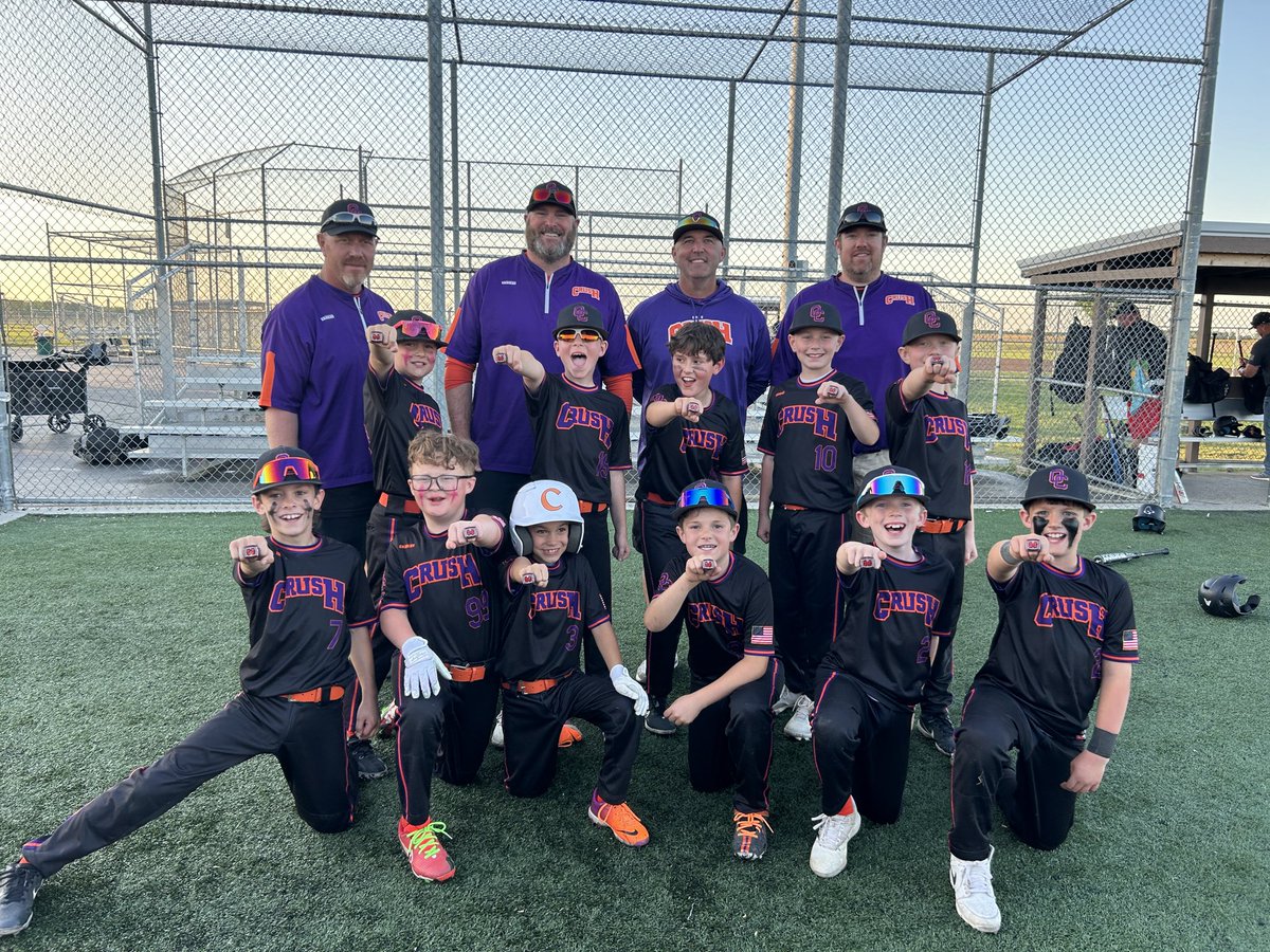 Congratulations to our 9u team on winning the Marysville Mitts tournament this weekend! The team went 5-0 on the weekend, battling on Sunday with a walk off win, an extra innings win, and a comeback in the Finals before exploding for 9 runs in the 5th that led to a run rule W!