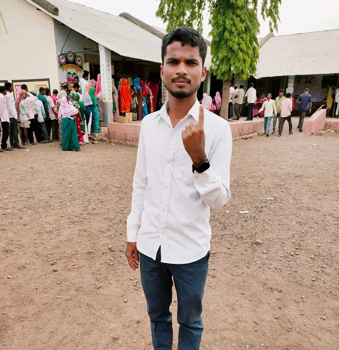 Vasant_Vasave01's tweet image. प्रगतीशील आणि समृद्ध भविष्यासाठी काँग्रेसला मतदान करा...❤️✌️
#Vote_For_Congress
#Save_Democracy 
#LokasabhaElection2024