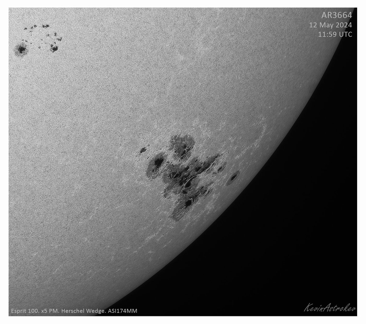 Last chance to see the marvellous AR3664 as it leaves the Sun's visible disk. Responsible for the aurora show at the weekend, I wonder if it will survive its trip around the back of the Sun? #aurora #stormhour