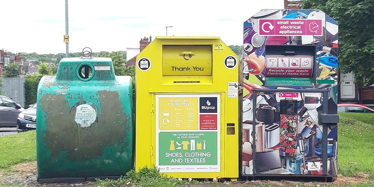 Having a spring clean or making space for your summer clothes? Reusable items can go to your local textiles bank. Damaged or worn out items can be bagged up and marked as 'rags'. To find your nearest clothing banks visit orlo.uk/ClothingBank_D…