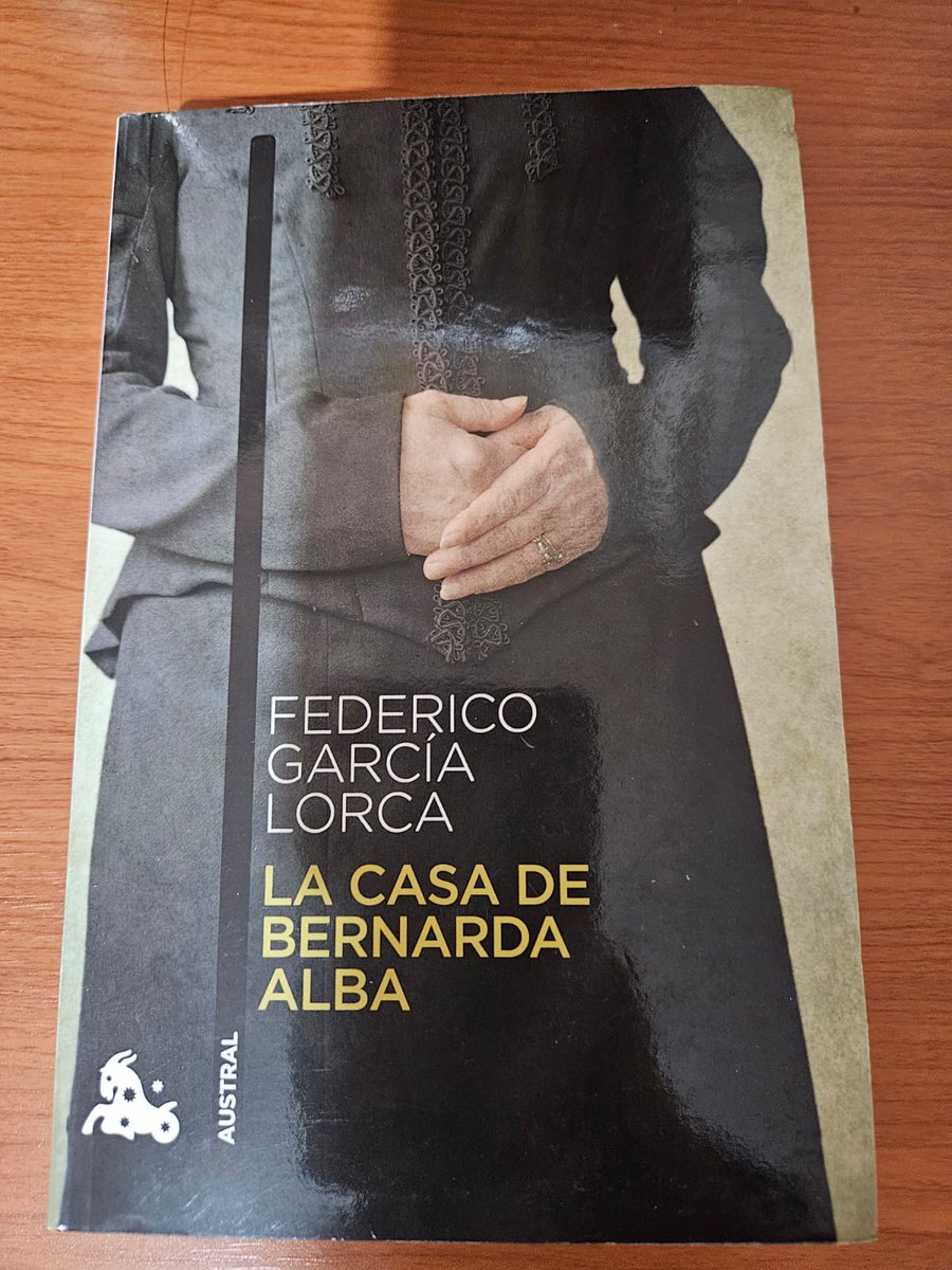 GabyECL's tweet photo. ¡Acabo de volver a leer La Casa de Bernarda Alba! Amo a Federico García Lorca, ¡Te 100% recomiendo esta historia

#libros #leer #lectura #bookstagram #booklover https://t.co/JnDADshkD0