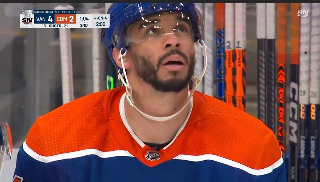 MarqueeMark99's tweet photo. Before and after

#letsgooilers
#canucks https://t.co/YDbdcEfXu7