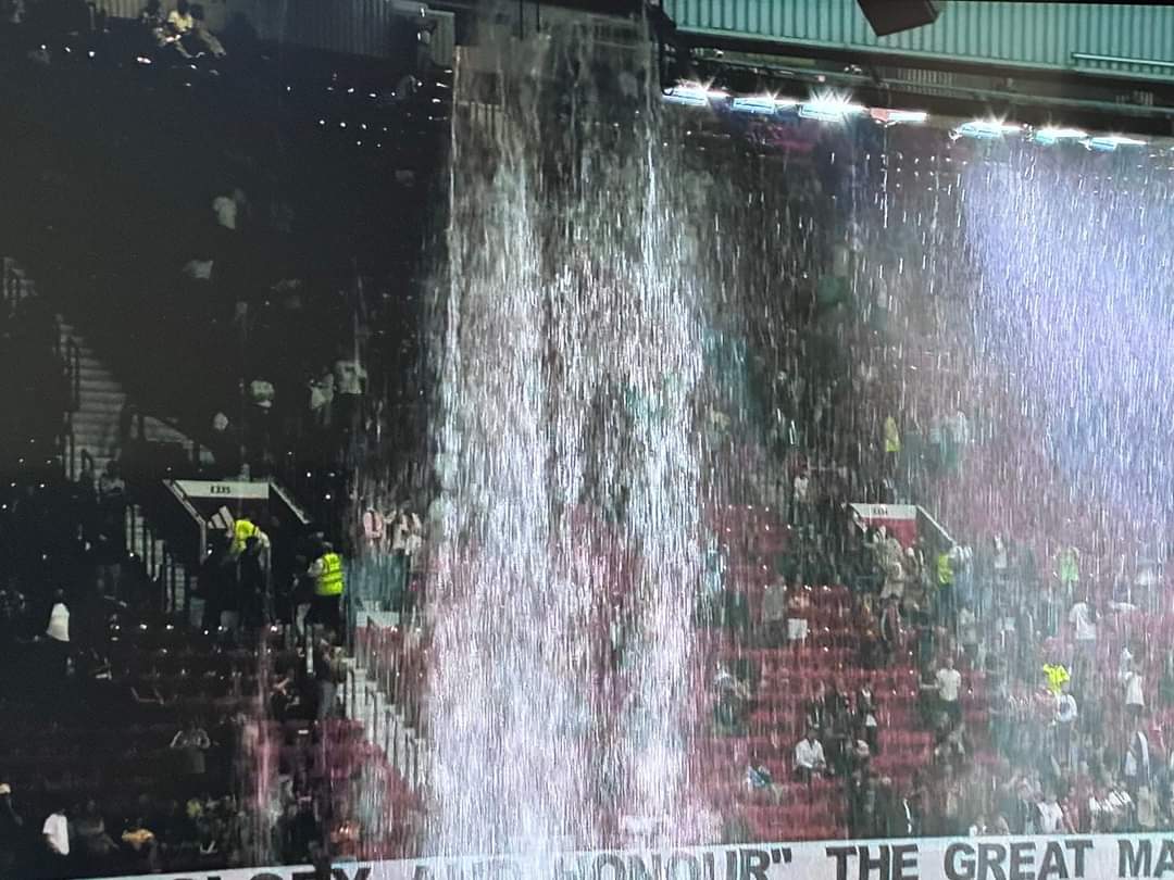 'Old Trafford is falling down '.... #OldTrafford #MUFC #ManchesterUnited