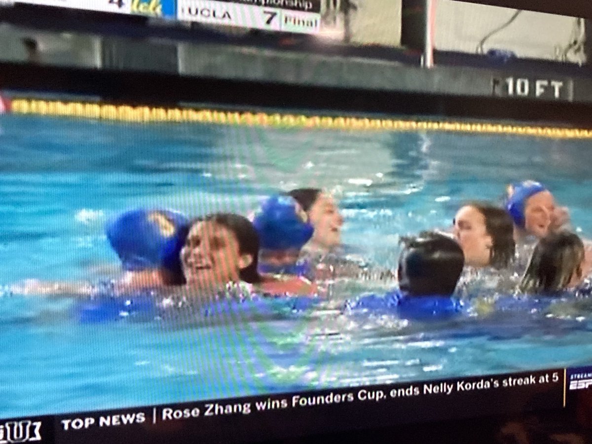 UCLA women’s water polo 7, Cal 4, Freshman goalie Lauren Steele from ⁦@OLu_Athletics⁩ helps Bruins finish undefeated and take the NCAA title, what a collegiate debut for Steele who could have played HS this winter