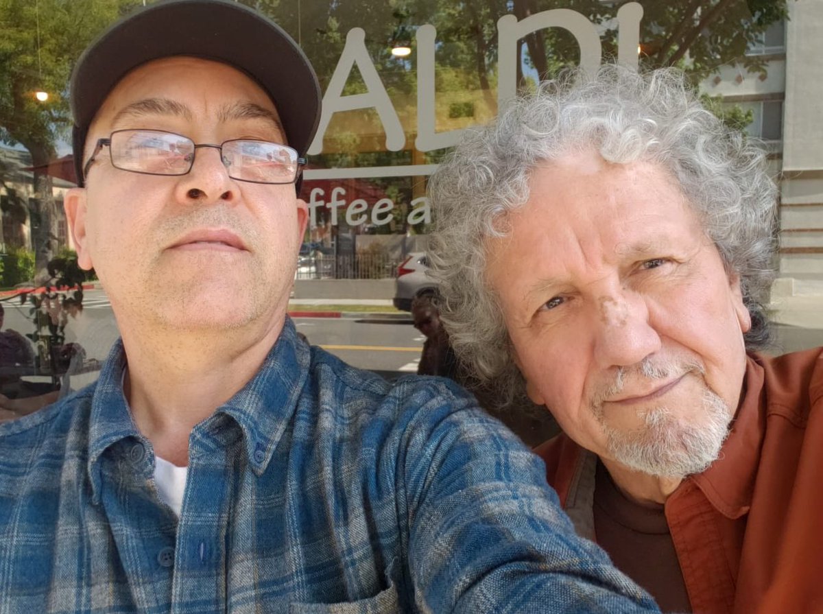 Catching up with Los Ángeles tenor Cornelio Guerra at Kaldi Café in South Pasadena.

_ Hard to believe but this establishment does NOT have a restroom for its patrons.
Is it even legal?
.
.
.
.
.
#café #cafe #kaldi #southpasadena #kaldicoffee