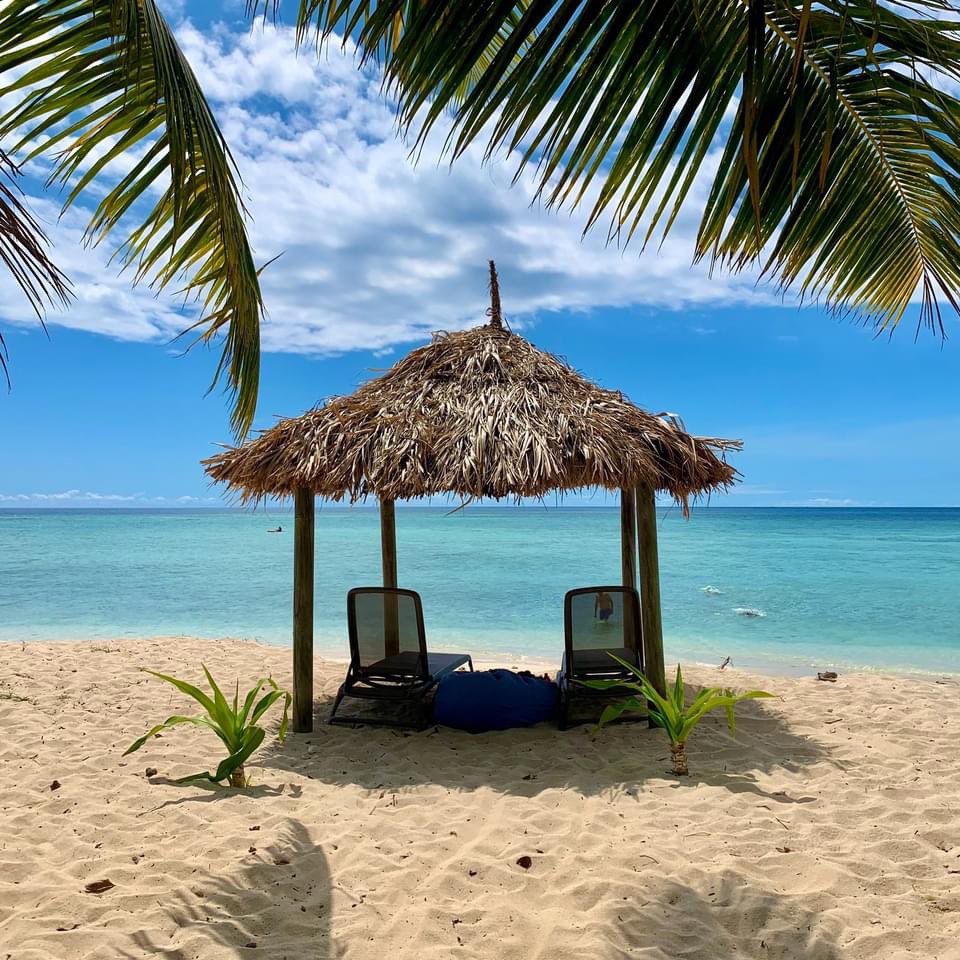 CCCFiji's tweet photo. Embark on a journey to Tivua Island and let the turquoise waters and gentle breeze set the stage for your next adventure or celebration. 🌴🌞🍹
#TivuaIsland #FijianParadise #DestinationEvents #MemorableMoments #FeelFiji #CaptainCookCruises https://t.co/6S5ZPXP1nz