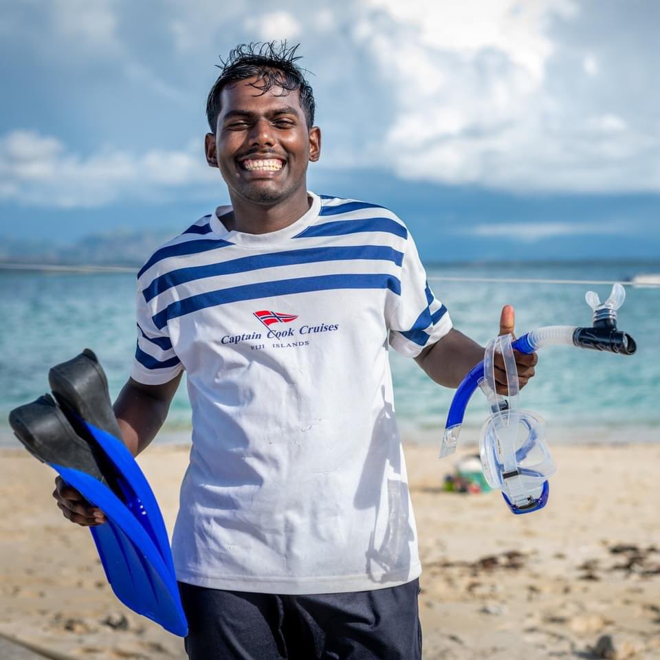 CCCFiji's tweet photo. Embark on a journey to Tivua Island and let the turquoise waters and gentle breeze set the stage for your next adventure or celebration. 🌴🌞🍹
#TivuaIsland #FijianParadise #DestinationEvents #MemorableMoments #FeelFiji #CaptainCookCruises https://t.co/6S5ZPXP1nz