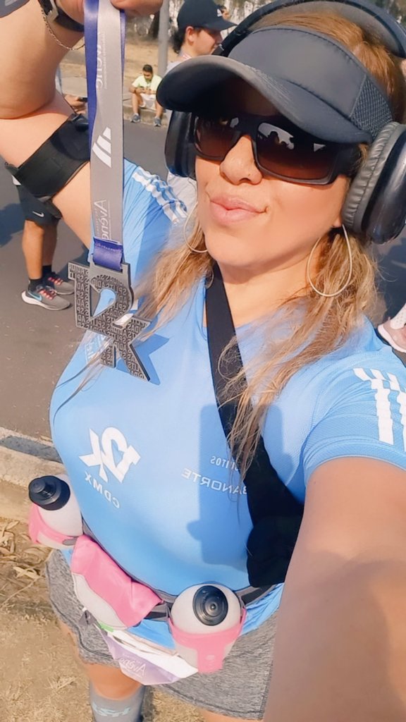 Maria_Alonso_R's tweet photo. #Frase: #Runing
Un buen resultado es el haber hecho lo mejor posible.
- JOHN WOODEN.🔥
#Carrera #SplitAdidas 12k
Gracias a Dios aquí se corrió🏃🏼♀️ ✨️🌠🚀🎨🌻🌼🌸🦋
#yoelegicorrer
#correvivesiente
#templorunners
#EntreRunners
#corroamipaso
#run
#runners
#runner https://t.co/gNbL70QZOW