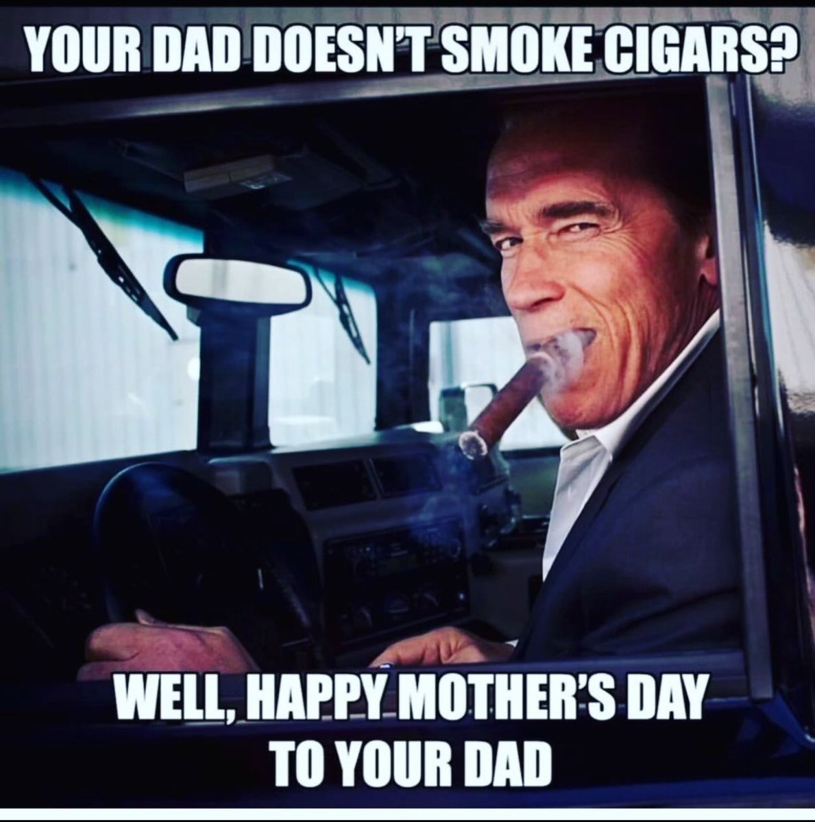 Lmaooooo this will never get old. 

#cigarhumor #cigars #ArnoldSchwarzenegger