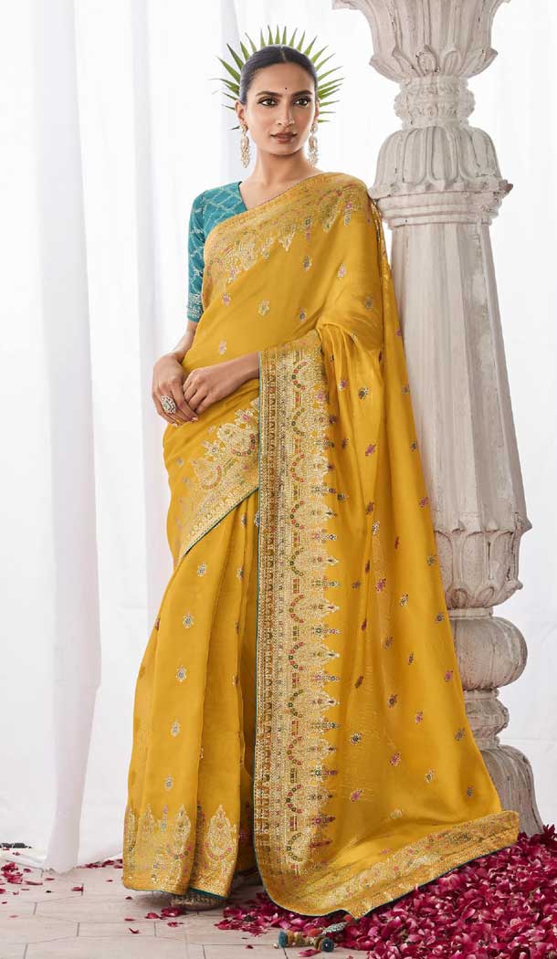 Buy Designer Silk Exclusive Sarees for Women from stunning range of pure silk sarees collection at HEENA STYLE. Shop at heenastyle.com/sarees/designe… Follow @heenastyle #saree #sareedraping #heenastyle #plussize #saris #sareestyle #silk #traditional #traditionalsaree #india #india